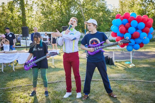 Big balloon for kids! The launch of the 26-meter balloon was seen by pupils of the boarding school № 9